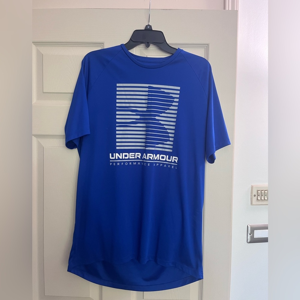 Men’s size L Under Armour shirt
